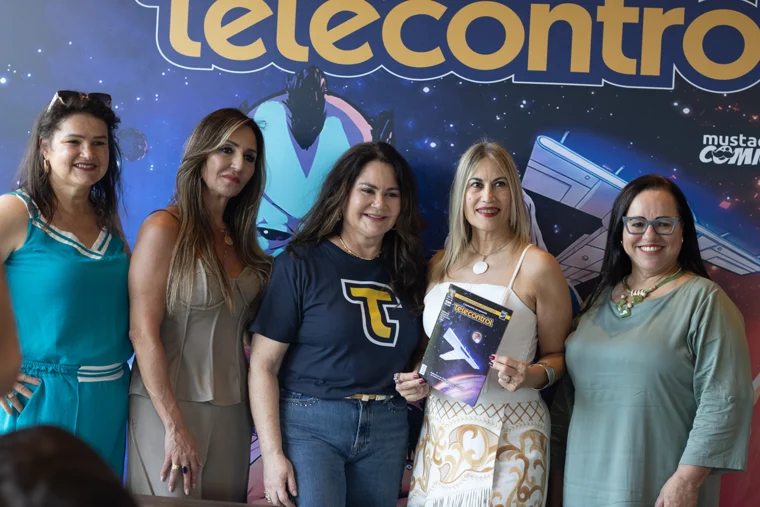 Valéria com suas convidadas
